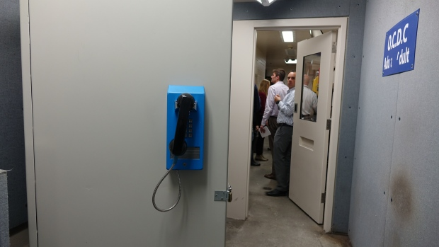 避难所通信系统如何保障作业人员安全？